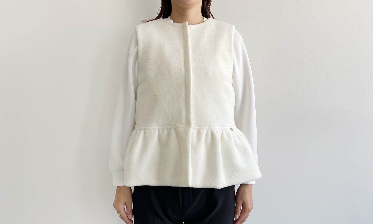 TRECODEのベルスリーブリブニット