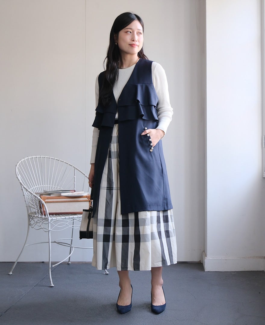 syao様トラノイチェックスカートグレー、シニカル五分袖トップス白 神戸・山の手サマーチェックスカート / TRECODE公式通販 「大人可愛い