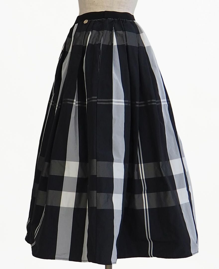 トレコード(TRECODE)黒ゴムフレアスカートモノトーンチェック柄ネイビーカラーの詳細画像