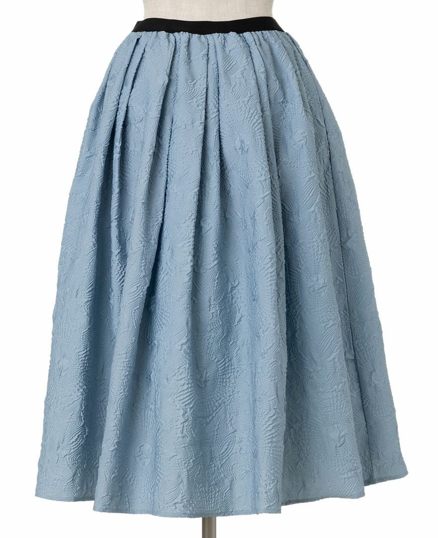 トレコード(TRECODE)立体感のある素材感が可愛い神戸・山の手エンボススカート、ふんわりシルエットでさりげなく体型カバー効果も