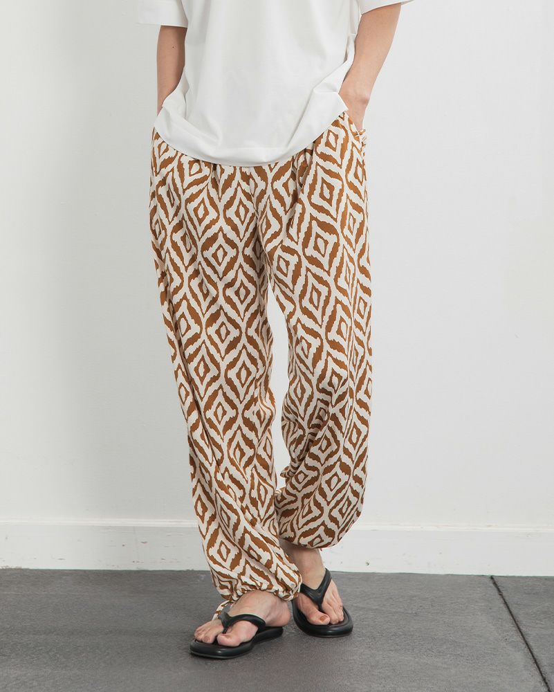 ペラクスパンツ マラケシュの街角