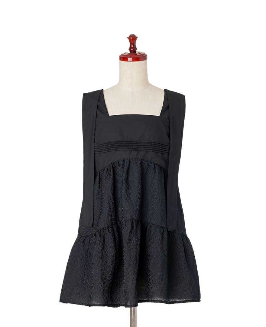 2025年夏30代40代50代におすすめの黒のティアードトップス/ripples