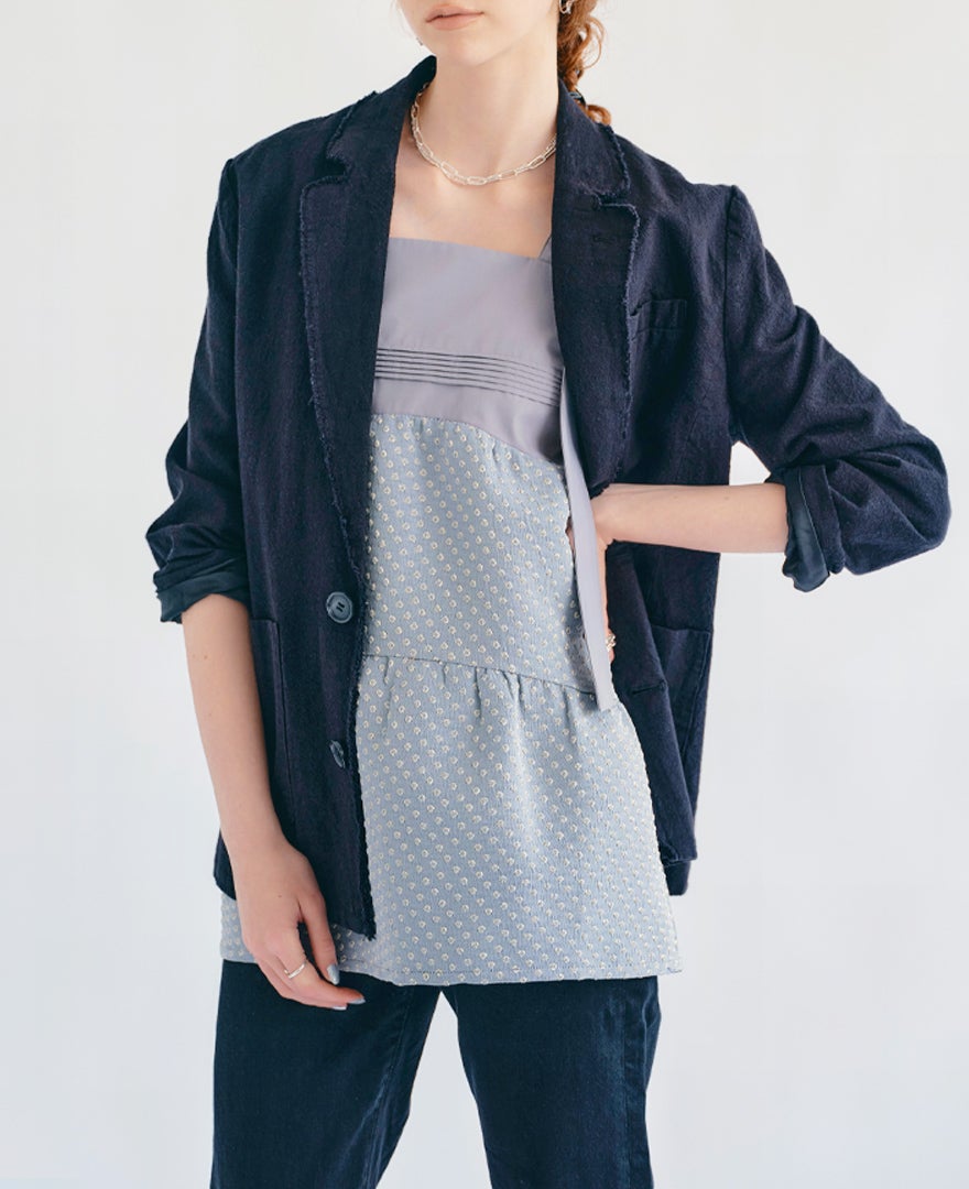 ティアードトップス/water dropと黒のジャケット合わせのコーディネート