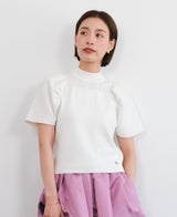 TRECODE（トレコード）のベストセラーアイテム、着るだけで華奢見えが叶うパフスリーブニット