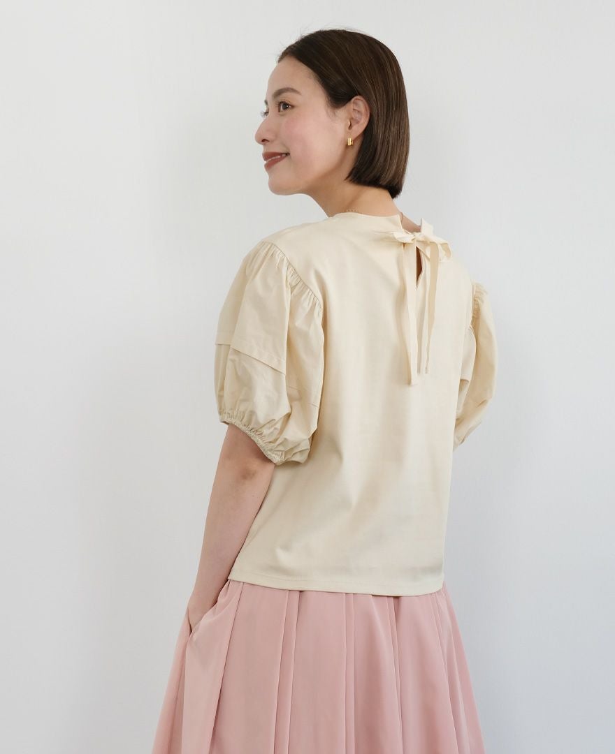 バルーン袖Tシャツベージュの着用画像
