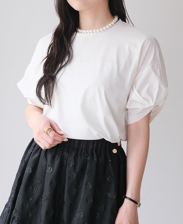 ねじり袖Tシャツホワイトの着用画像