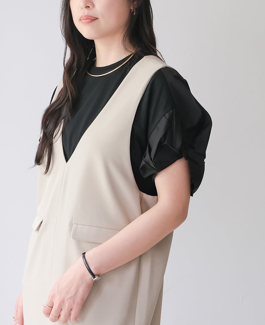 ねじり袖Tシャツブラックの着用画像