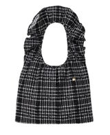立体的なジャガード生地がコーデに華やかさをプラスしてくれる持ち手がフリルになったトートバッグが登場。チェック柄も相まってコーデがさらに上品に仕上がる