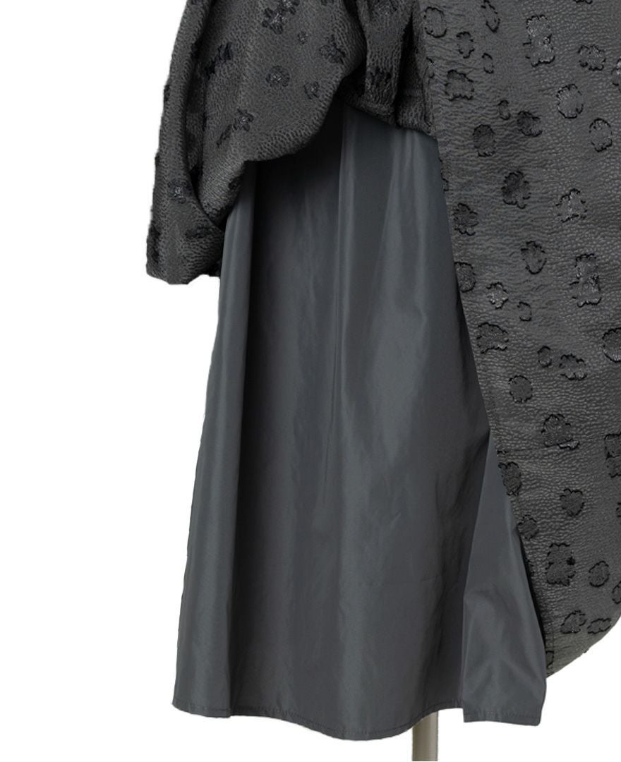 TRECODE（トレコード）のエンボス切り替えスカートの詳細