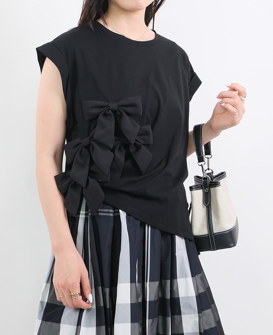 TRECODE（トレコード）のアシメリボンTシャツの詳細