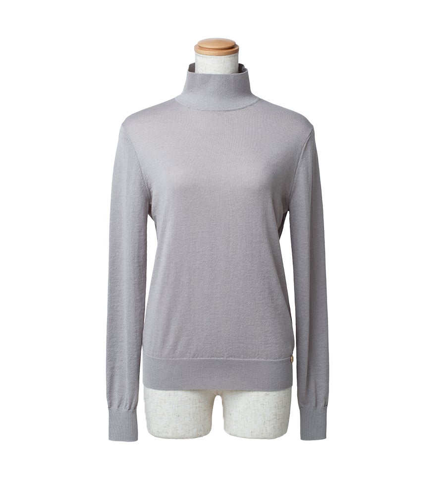 TRECODE（トレコード）のソフトタッチハイネックニットの詳細